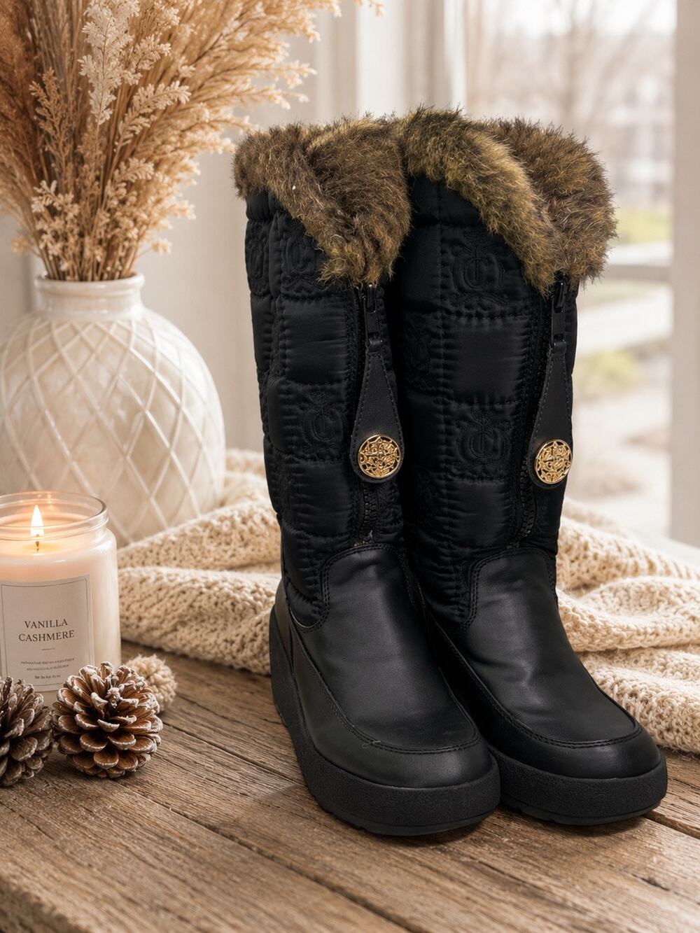 Juicy Couture women’s size 8 snow flurry boots in black with chocolate fur. NIB